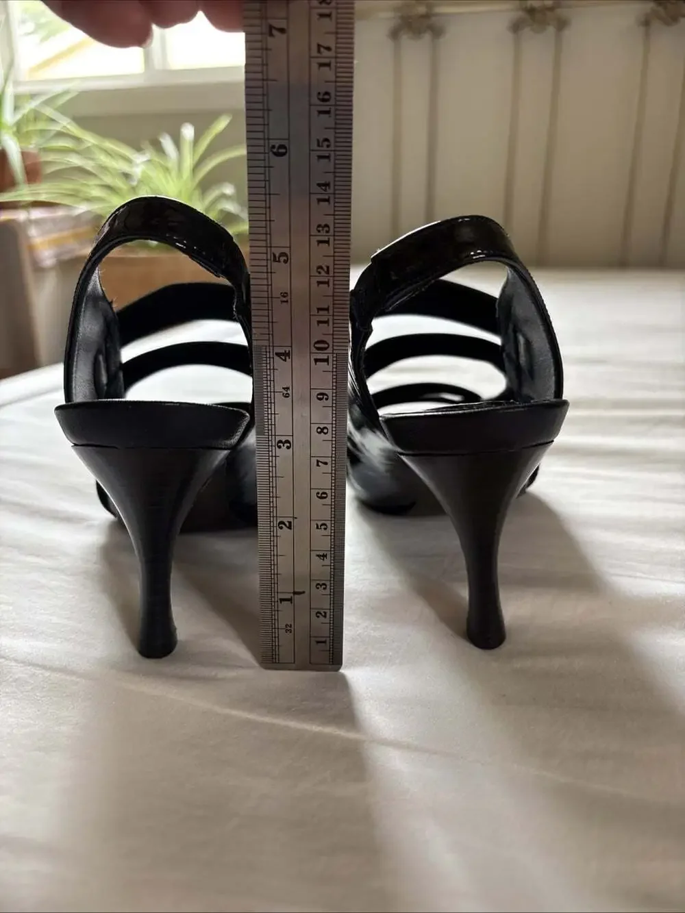 Donald J. Pliner Women's Heels Strappy Sandals Black  Patent Leather Size 7.5M